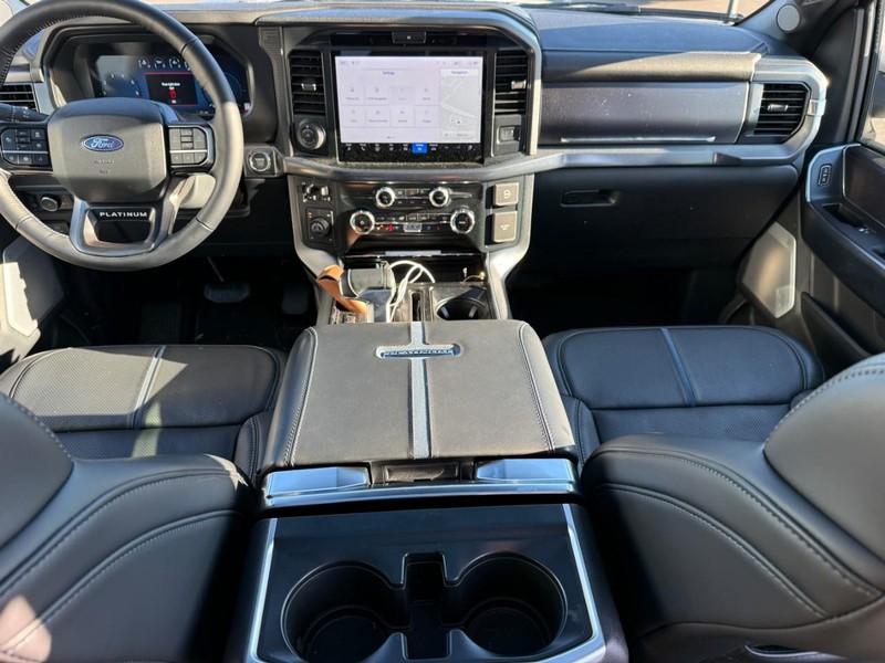 Ford F-150 Vehicle Full-screen Gallery Image 10