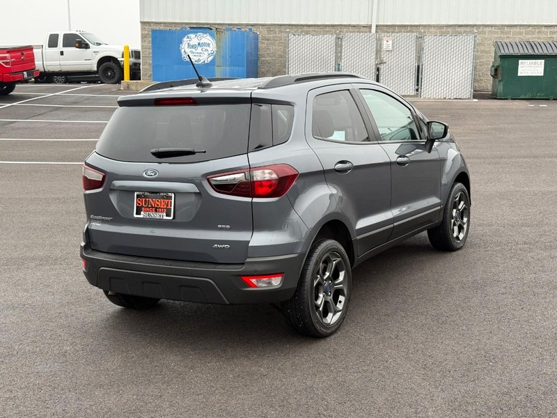 Ford EcoSport Vehicle Full-screen Gallery Image 03