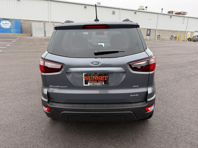 Ford EcoSport Vehicle Full-screen Gallery Image 08