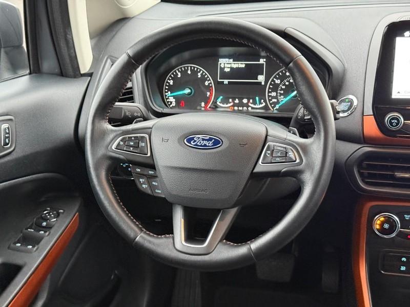 Ford EcoSport Vehicle Full-screen Gallery Image 12