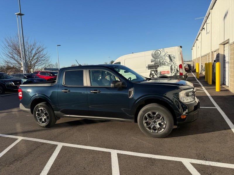 Ford Maverick Vehicle Full-screen Gallery Image 02