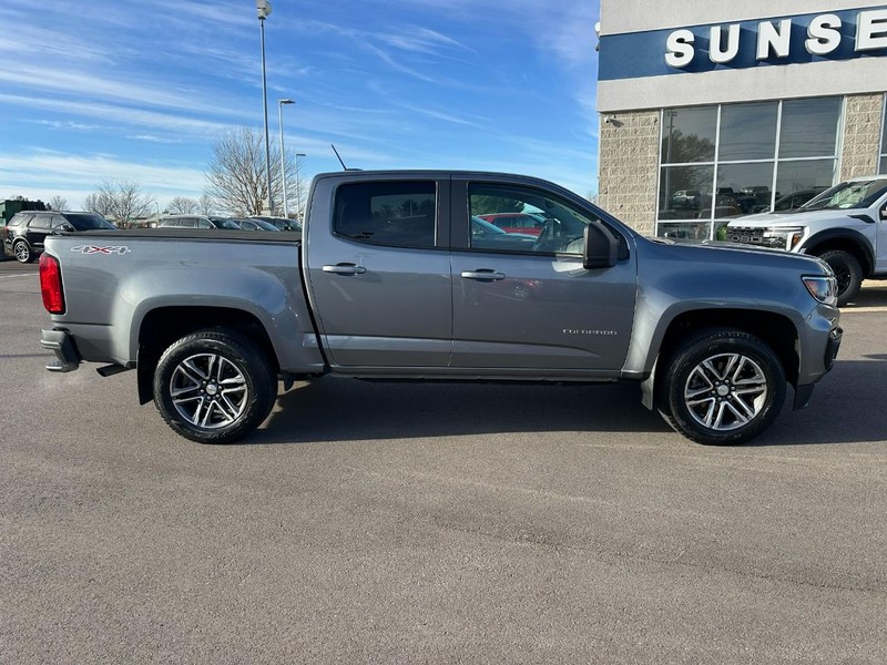 Chevrolet Colorado Vehicle Full-screen Gallery Image 02