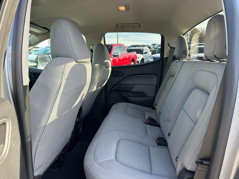 Chevrolet Colorado Vehicle Full-screen Gallery Image 10