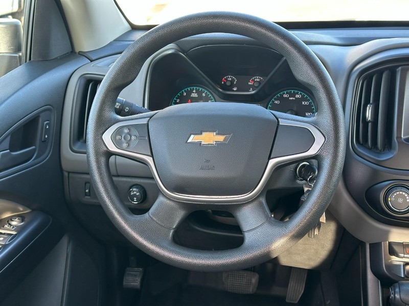 Chevrolet Colorado Vehicle Full-screen Gallery Image 12