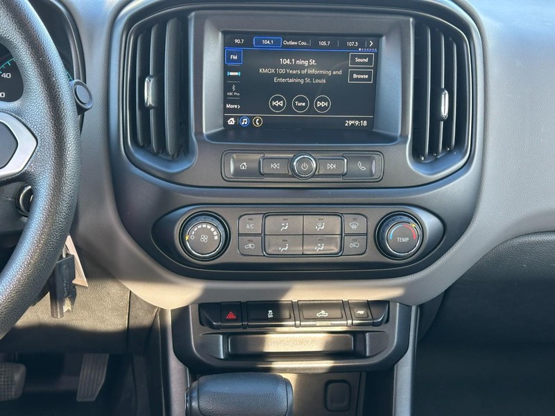 Chevrolet Colorado Vehicle Full-screen Gallery Image 13