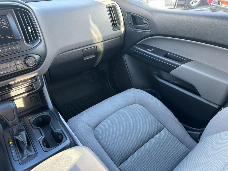 Chevrolet Colorado Vehicle Full-screen Gallery Image 15