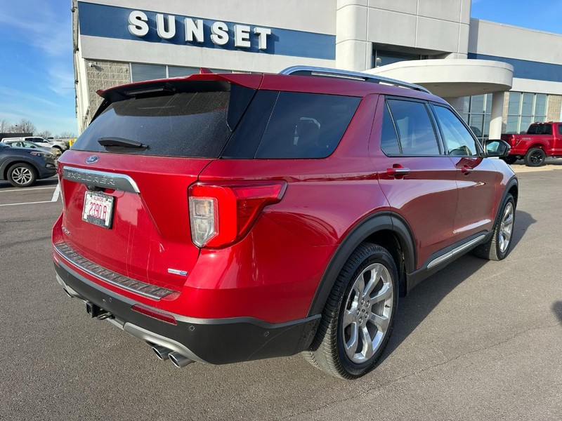 Ford Explorer Vehicle Full-screen Gallery Image 03