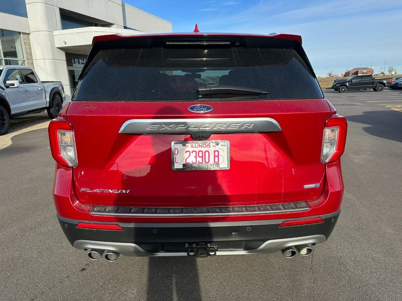 Ford Explorer Vehicle Full-screen Gallery Image 04