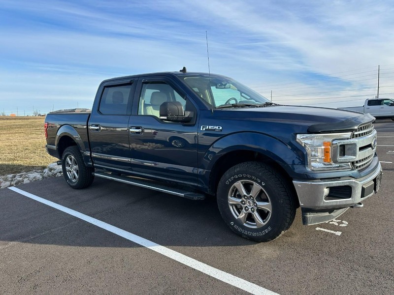 Ford F-150 Vehicle Full-screen Gallery Image 03