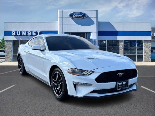 Waterloo IL 2022 Ford Mustang more details - ford mustang