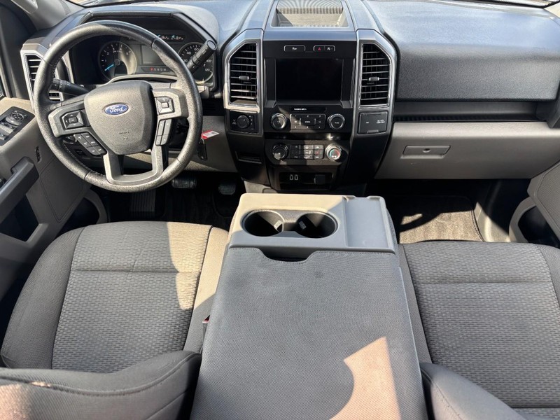 Ford F-150 Vehicle Full-screen Gallery Image 13