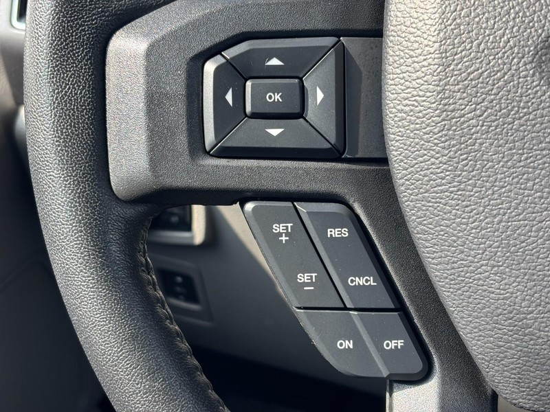 Ford F-150 Vehicle Full-screen Gallery Image 20