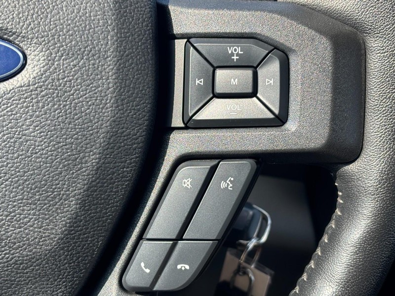 Ford F-150 Vehicle Full-screen Gallery Image 22