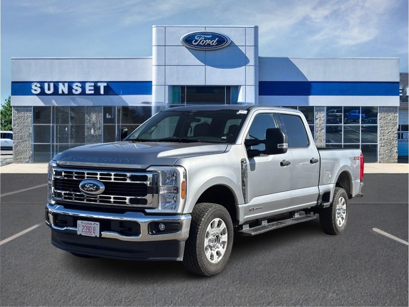 Ford Super Duty F-250 SRW Vehicle Full-screen Gallery Image 07