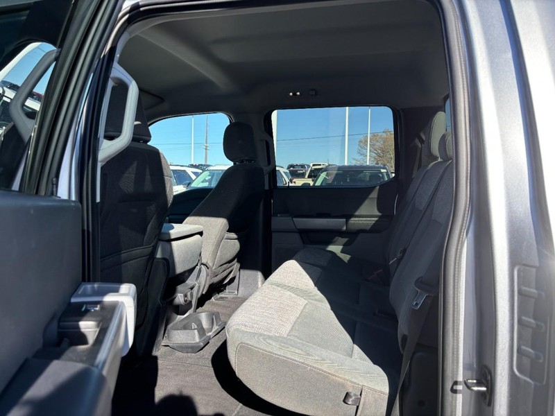 Ford Super Duty F-250 SRW Vehicle Full-screen Gallery Image 10