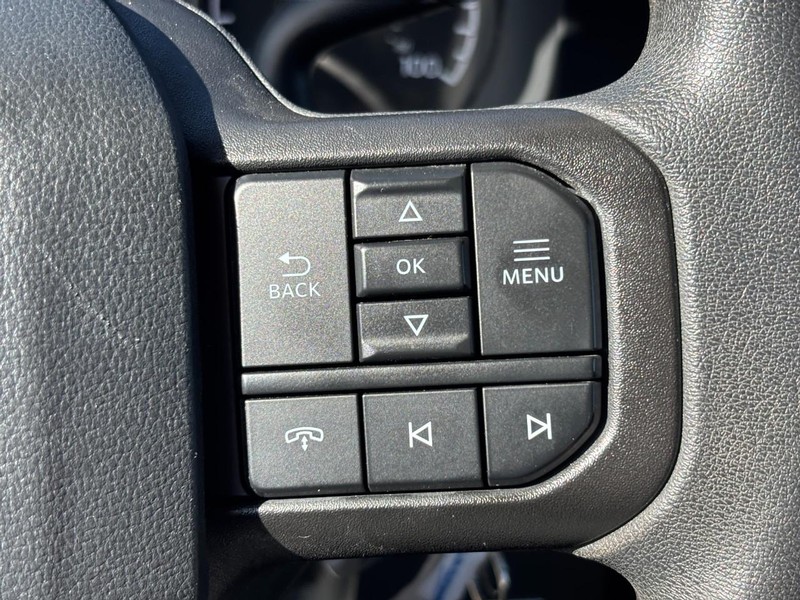 Ford Super Duty F-250 SRW Vehicle Full-screen Gallery Image 19