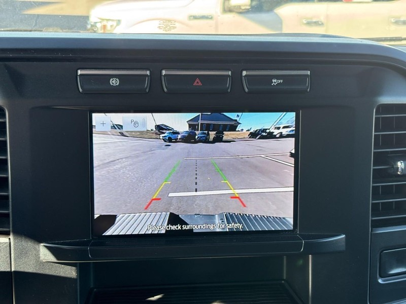 Ford Super Duty F-250 SRW Vehicle Full-screen Gallery Image 22