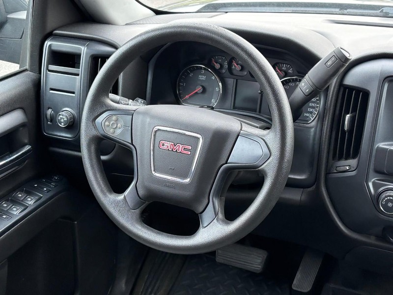 GMC Sierra 1500 Vehicle Full-screen Gallery Image 12