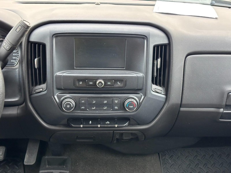 GMC Sierra 1500 Vehicle Full-screen Gallery Image 13