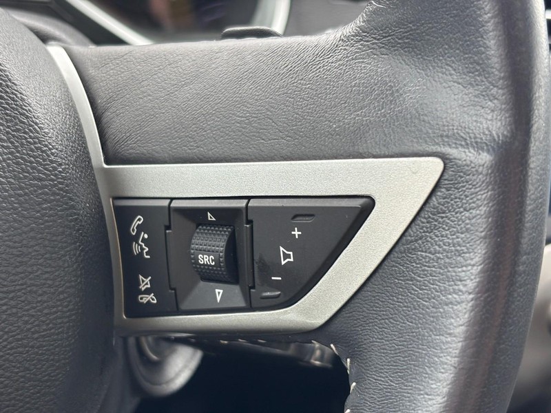 Chevrolet Camaro Vehicle Full-screen Gallery Image 17