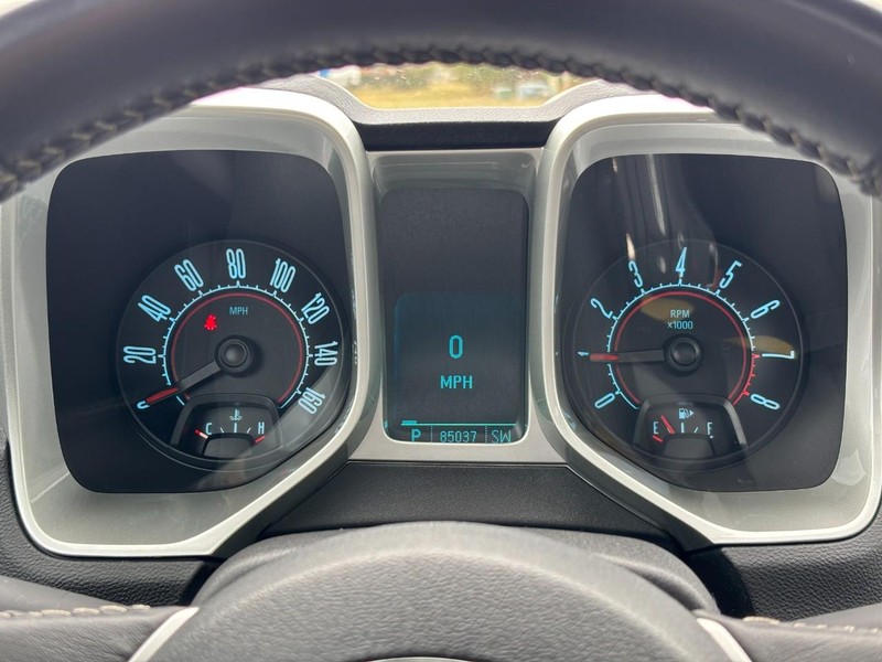 Chevrolet Camaro Vehicle Full-screen Gallery Image 18