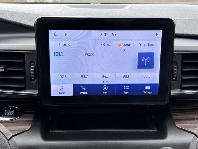 Ford Explorer Vehicle Full-screen Gallery Image 23