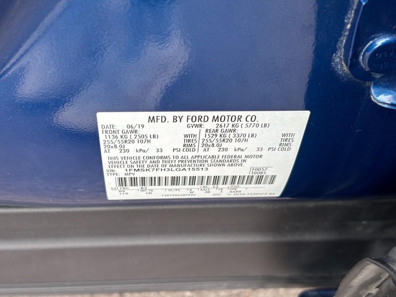 Ford Explorer Vehicle Full-screen Gallery Image 27