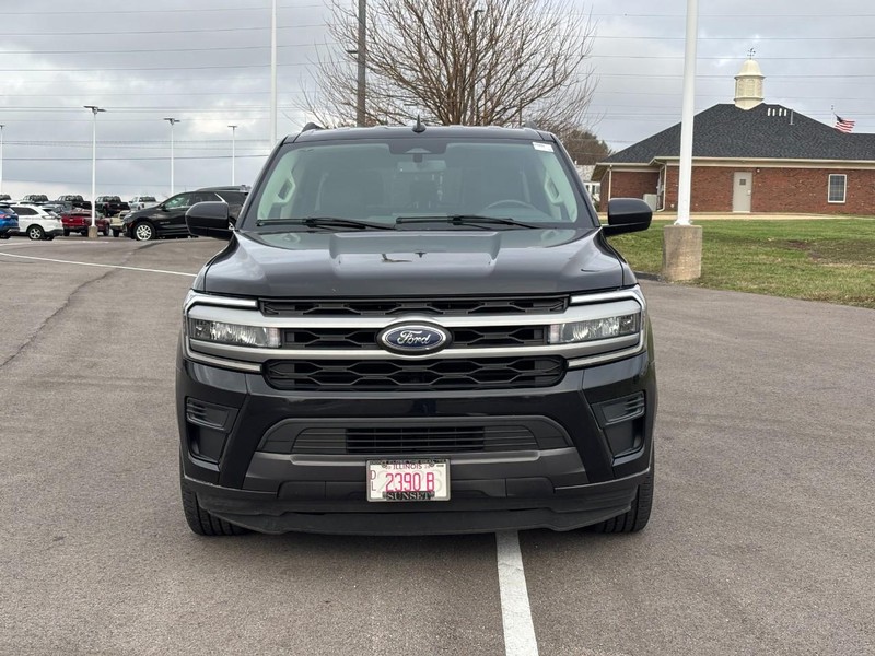 Ford Expedition Max Vehicle Full-screen Gallery Image 08