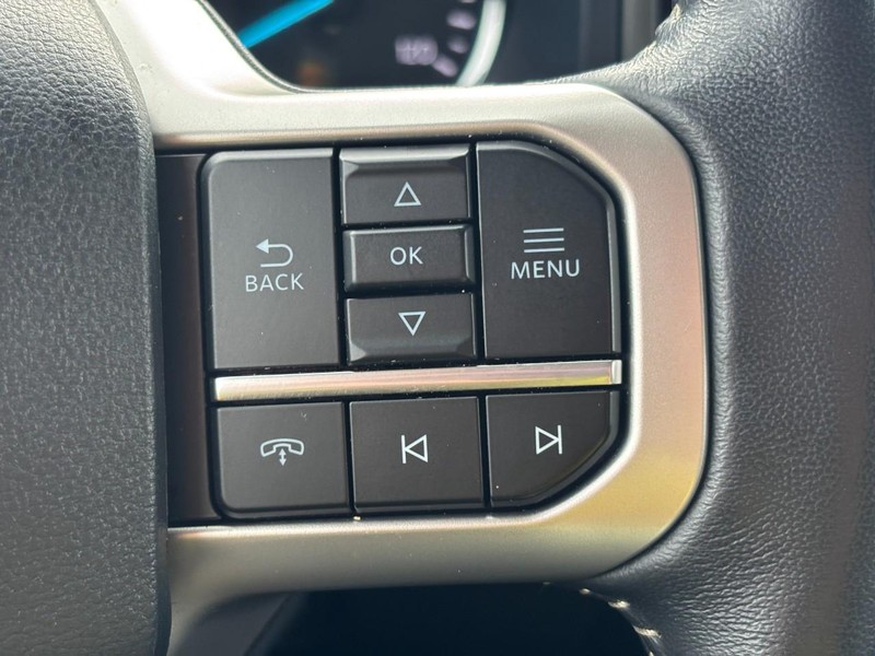 Ford Expedition Max Vehicle Full-screen Gallery Image 19