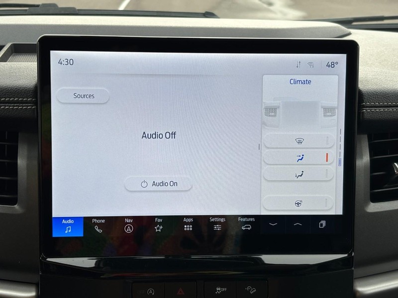 Ford Expedition Max Vehicle Full-screen Gallery Image 21