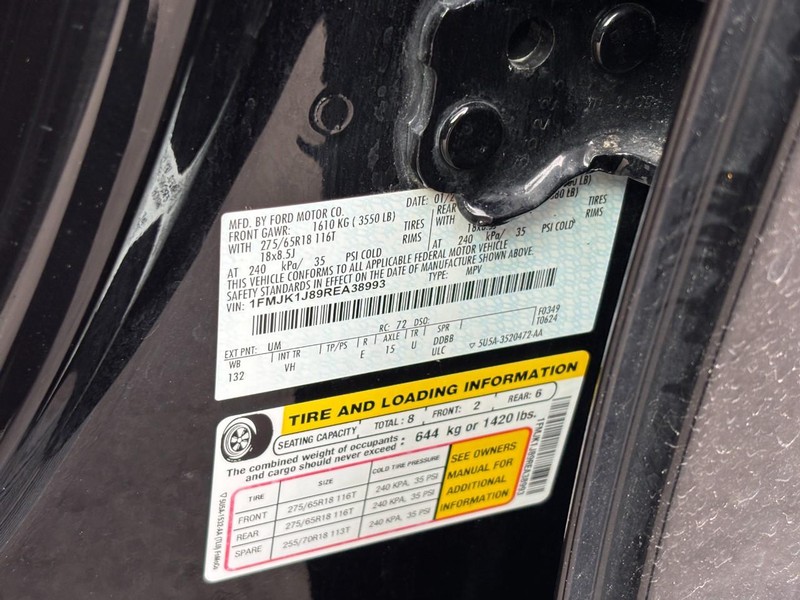 Ford Expedition Max Vehicle Full-screen Gallery Image 25