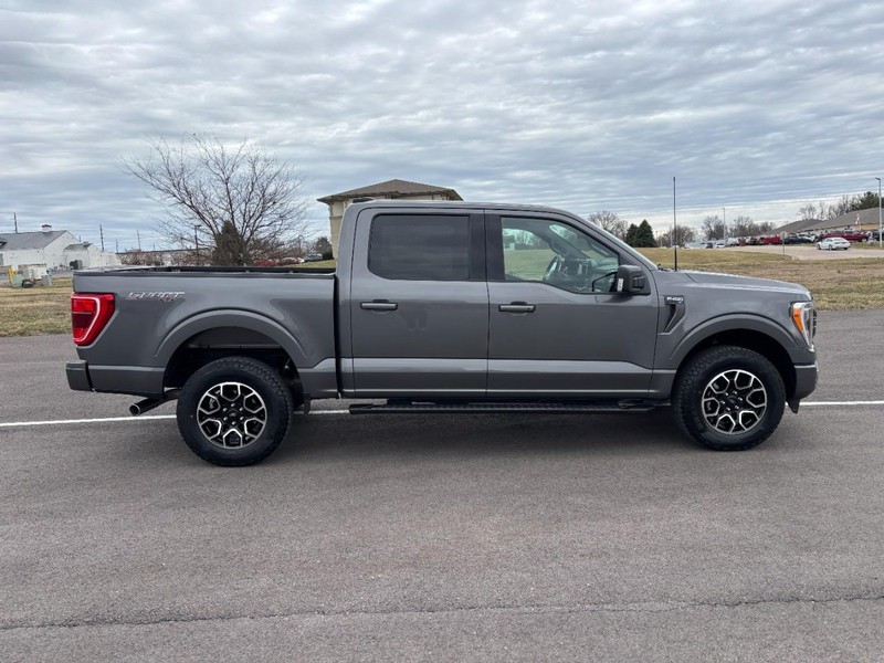 Ford F-150 Vehicle Full-screen Gallery Image 02