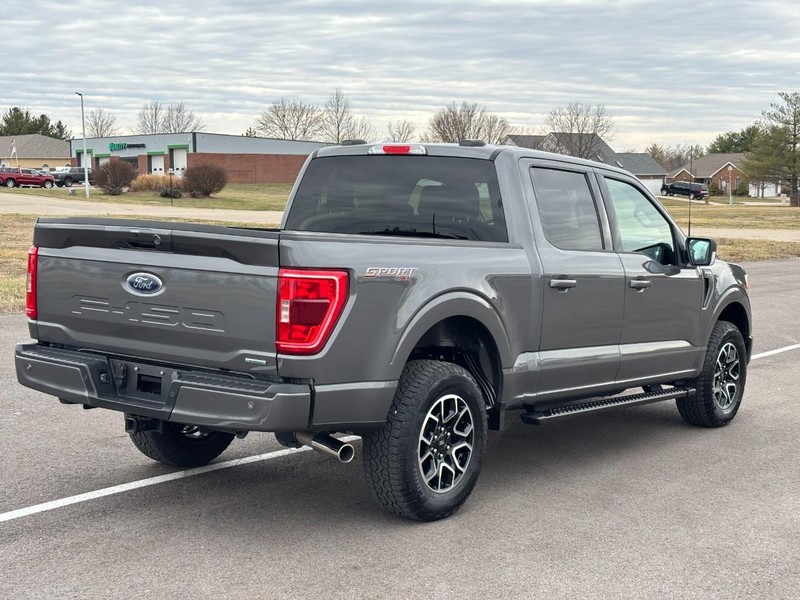 Ford F-150 Vehicle Full-screen Gallery Image 03
