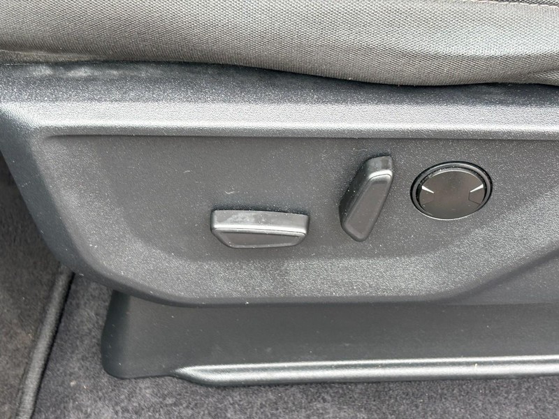 Ford F-150 Vehicle Full-screen Gallery Image 15