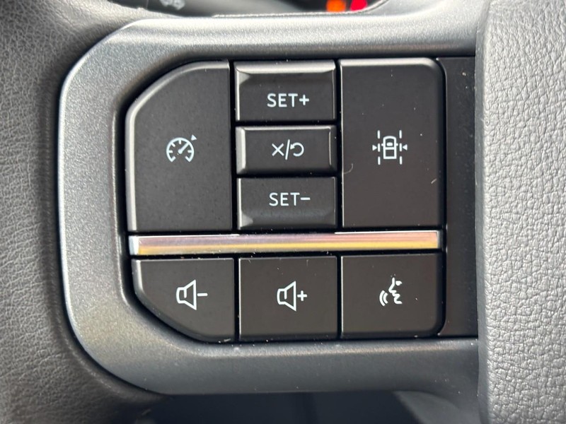 Ford F-150 Vehicle Full-screen Gallery Image 18