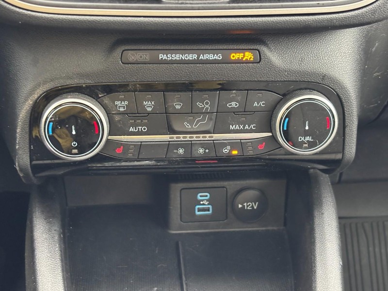 Ford Mustang Vehicle Full-screen Gallery Image 22