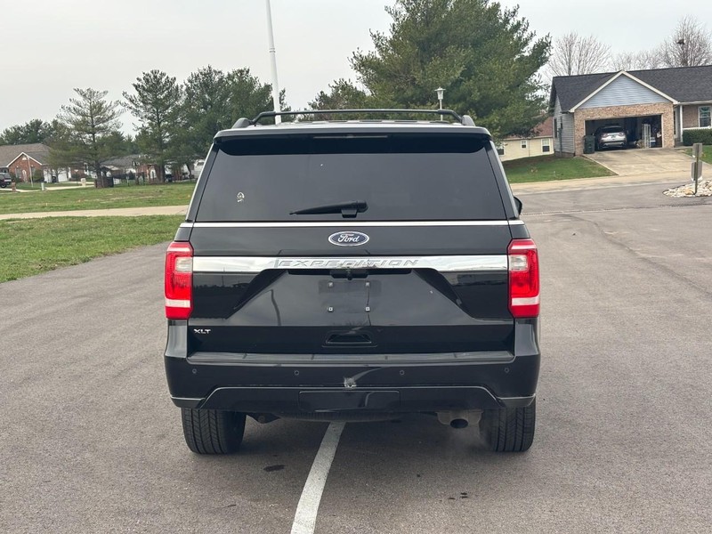 Ford Expedition Vehicle Full-screen Gallery Image 04