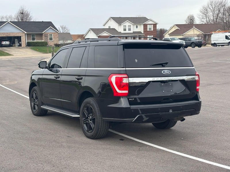 Ford Expedition Vehicle Full-screen Gallery Image 05