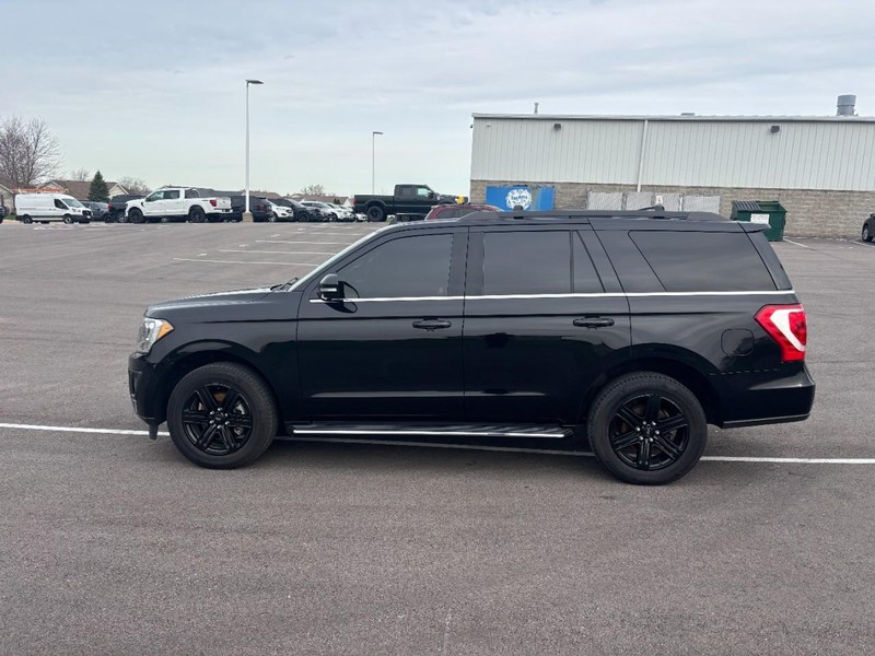 Ford Expedition Vehicle Full-screen Gallery Image 06