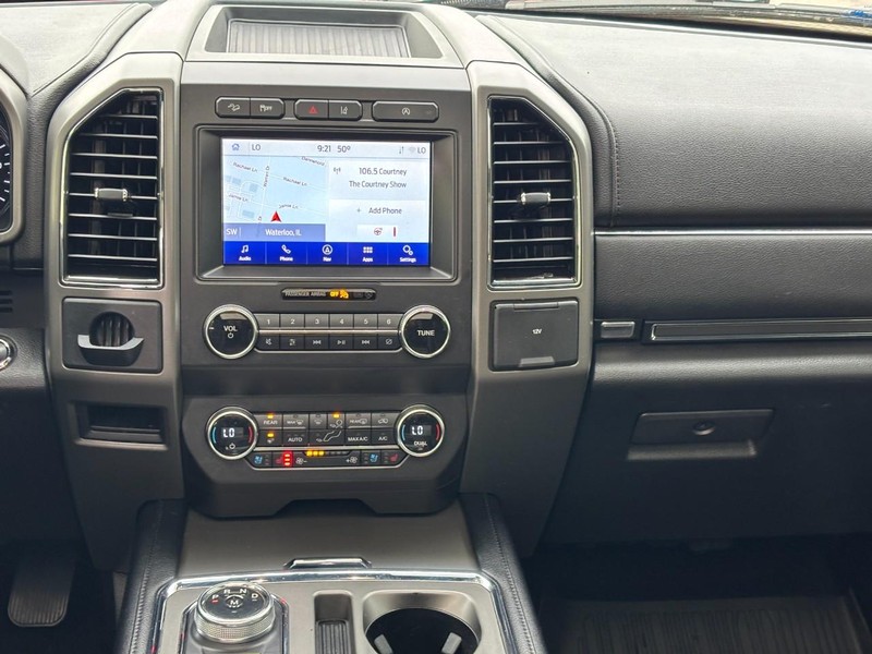 Ford Expedition Vehicle Full-screen Gallery Image 14