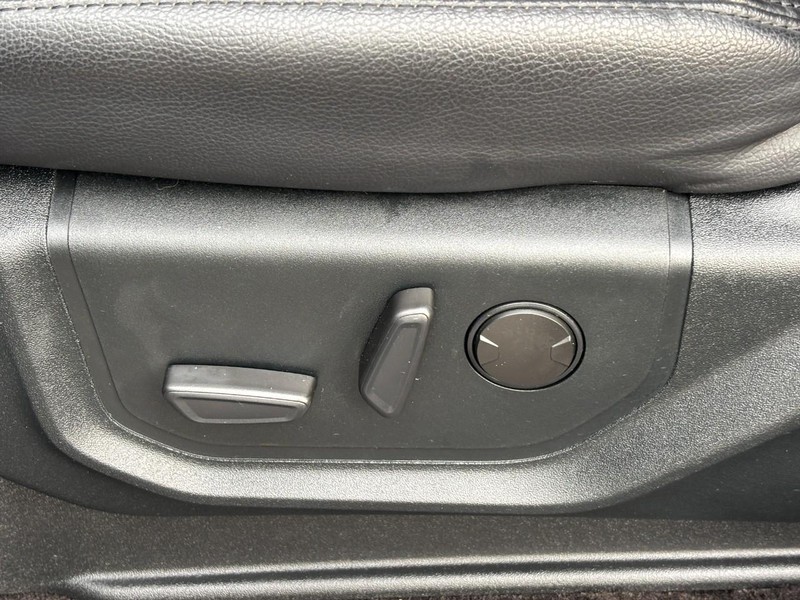 Ford Expedition Vehicle Full-screen Gallery Image 16