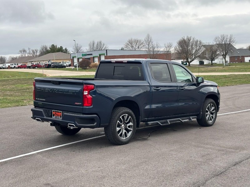 Chevrolet Silverado 1500 Vehicle Full-screen Gallery Image 03
