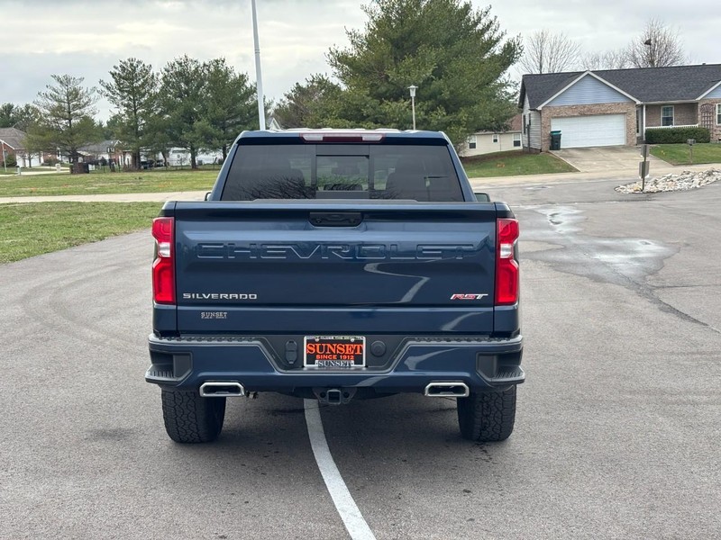 Chevrolet Silverado 1500 Vehicle Full-screen Gallery Image 04