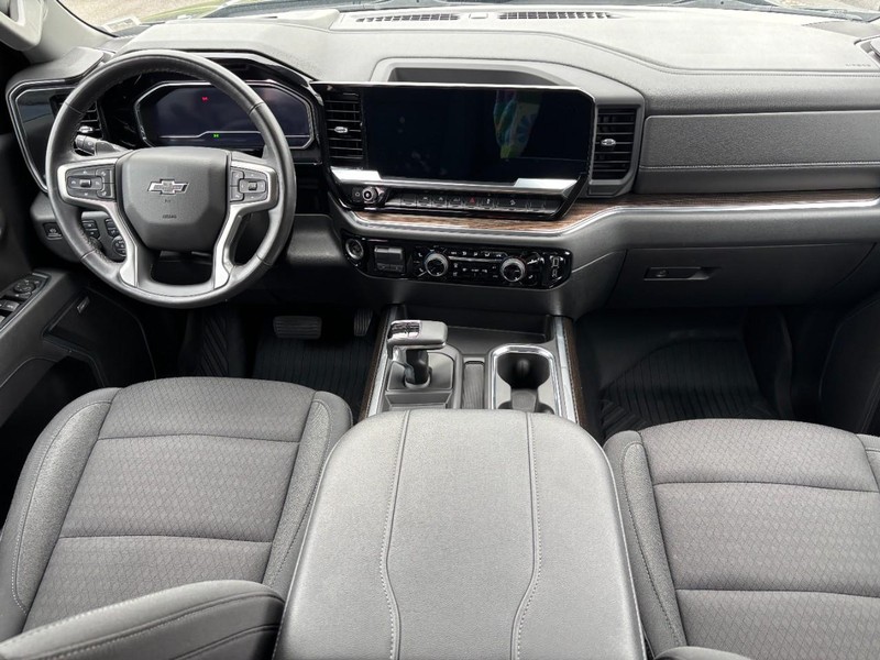 Chevrolet Silverado 1500 Vehicle Full-screen Gallery Image 11