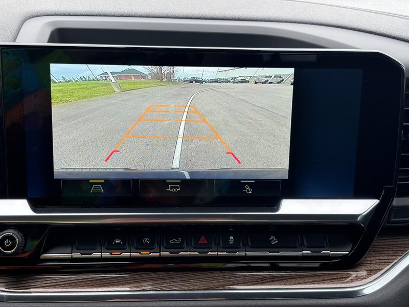 Chevrolet Silverado 1500 Vehicle Full-screen Gallery Image 23