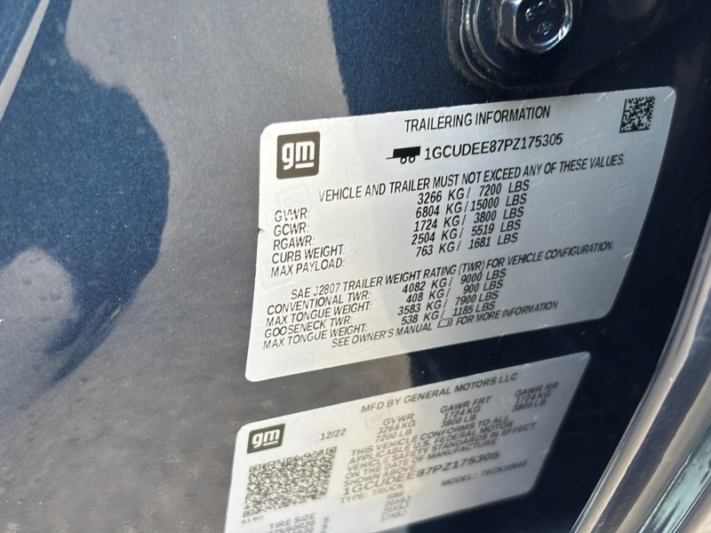 Chevrolet Silverado 1500 Vehicle Full-screen Gallery Image 25