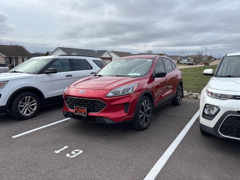 Ford Escape Vehicle Full-screen Gallery Image 01