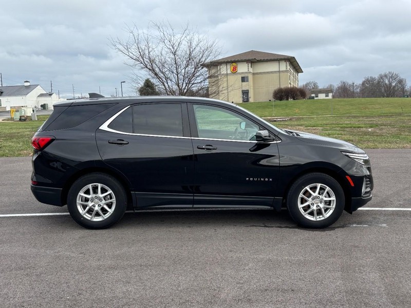 Chevrolet Equinox Vehicle Full-screen Gallery Image 02