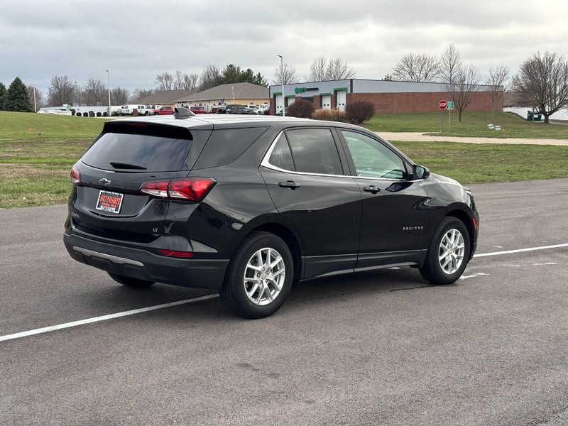 Chevrolet Equinox Vehicle Full-screen Gallery Image 03