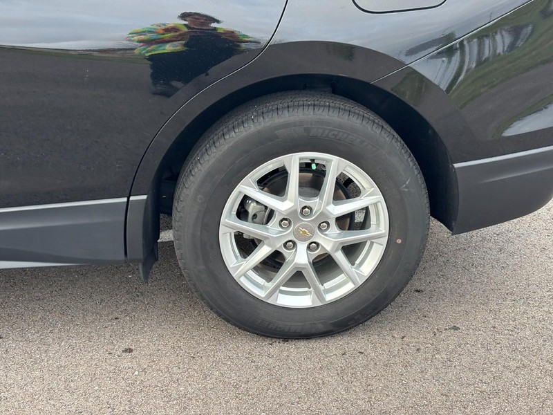 Chevrolet Equinox Vehicle Full-screen Gallery Image 09